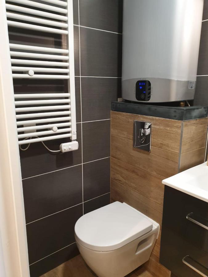 Le 211,Ski Et Randonnee, Lave Linge ,Parking Bernex Luaran gambar